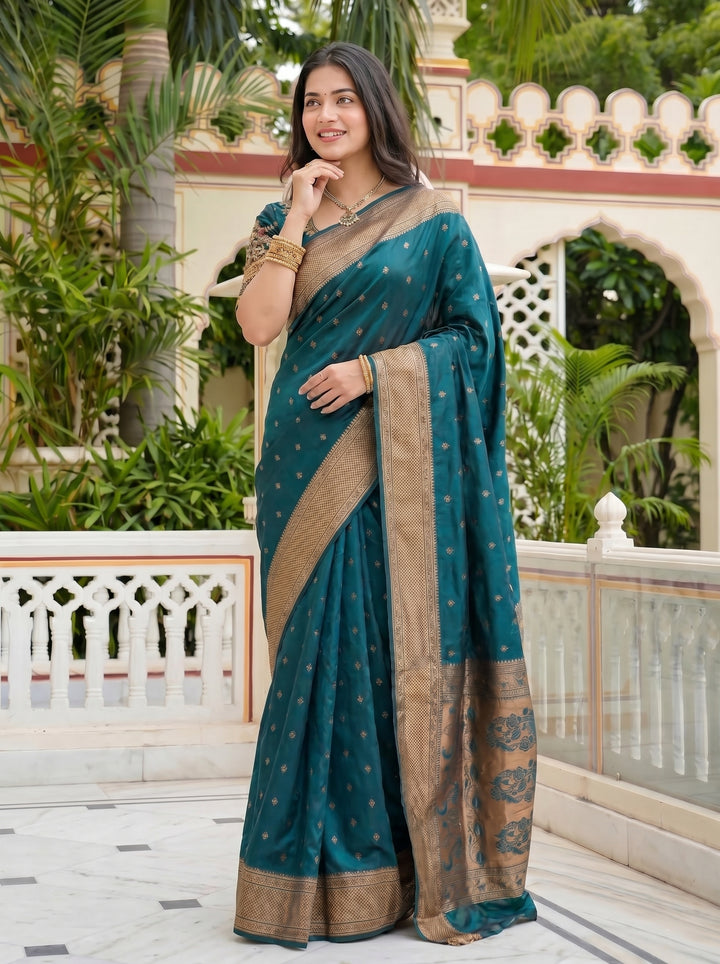 Kalanjali Paithani Muktai