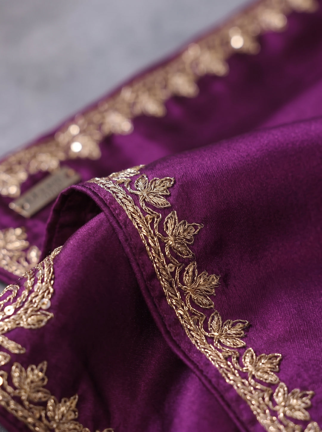 PREMIUM SOFT DILMOHI SILK SAREE WITH SCALLOPED EMBROIDERY BORDER & HEAVY WORK BLOUSE PIECE
