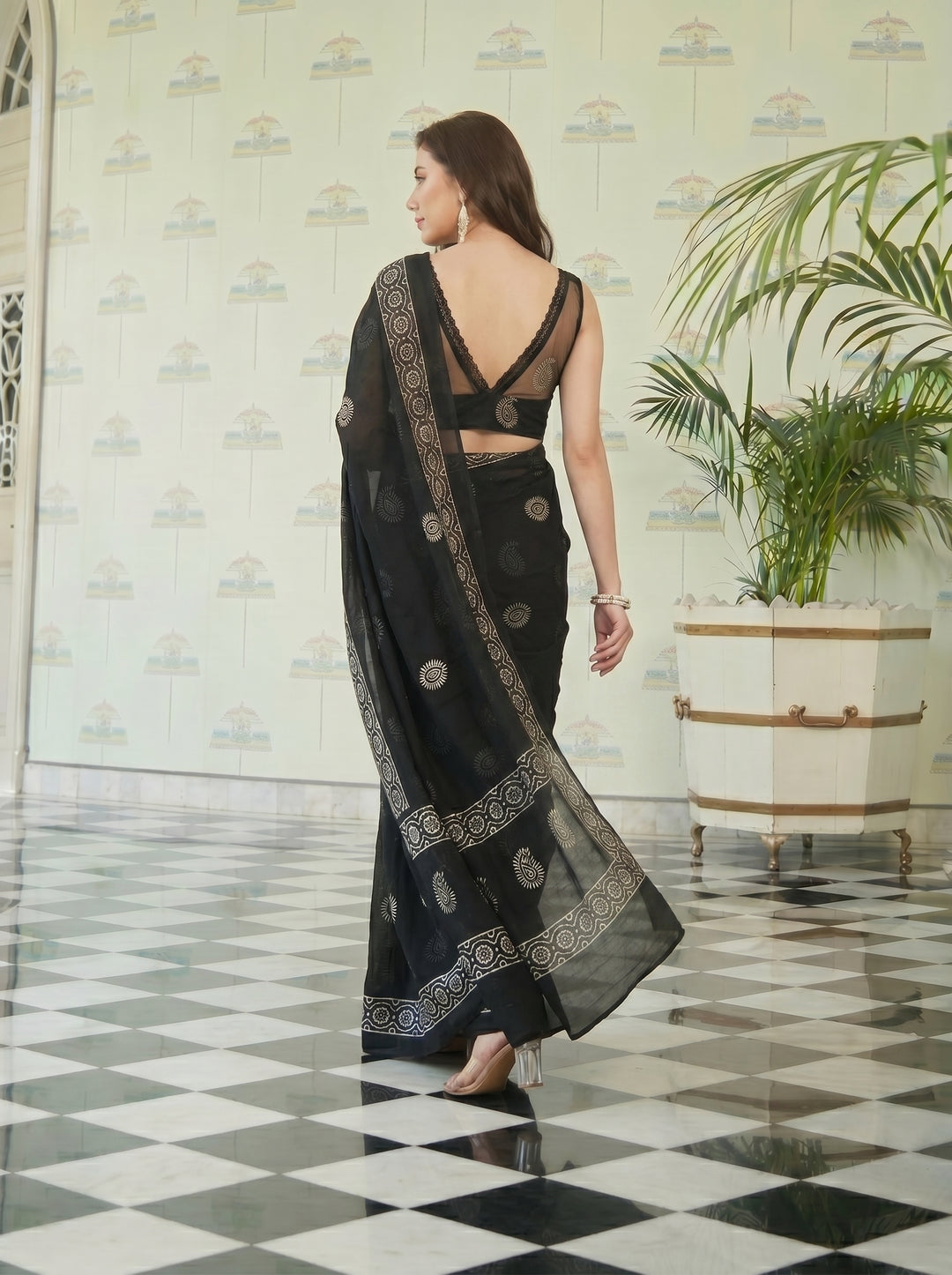 PREMIUM SOFT CREPE GEORGETTE SAREE WITH TRADITIONAL WHITE PRINT & DESIGNER BORDER - BLACK