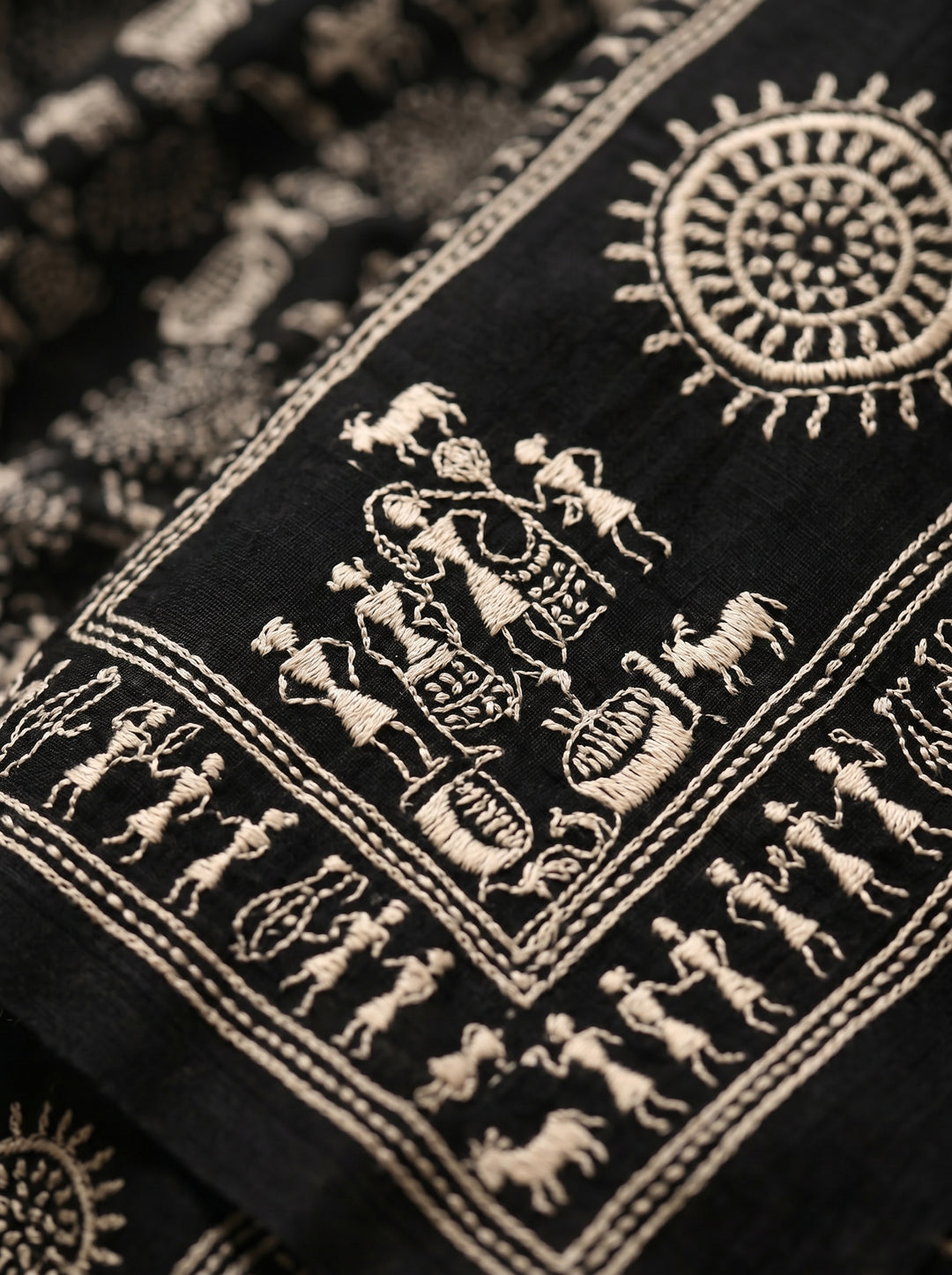 PREMIUM SOFT ART SILK WARLI PRINT SAREE WITH TRADITIONAL TRIBAL ART & MATCHING BLOUSE - BLACK & WHITE
