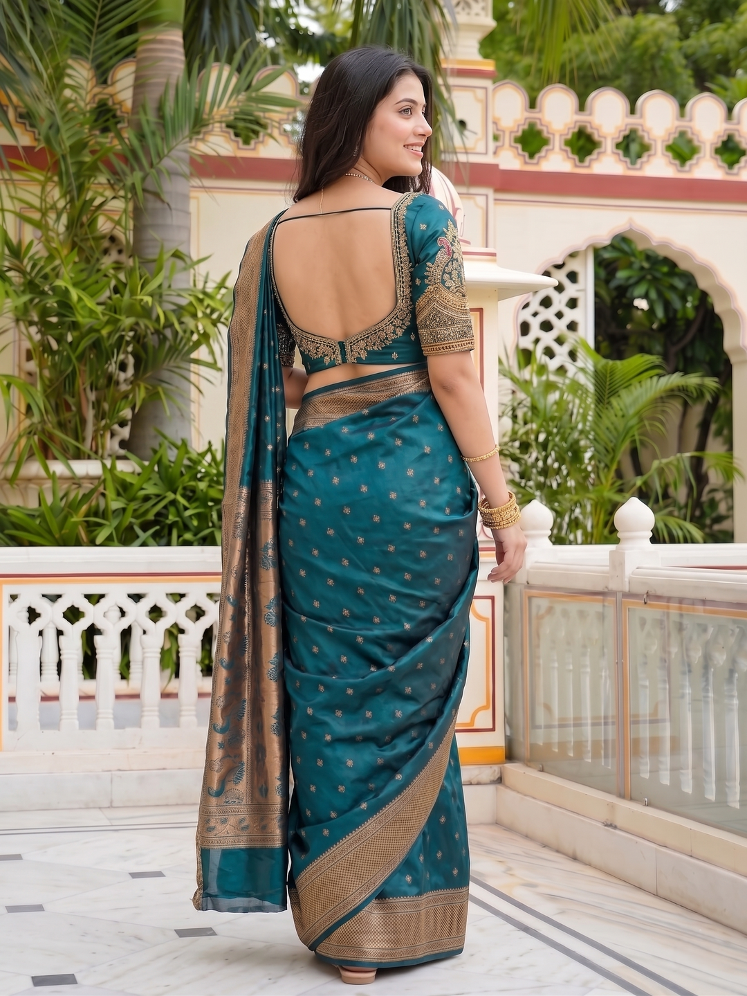 Kalanjali Paithani Muktai